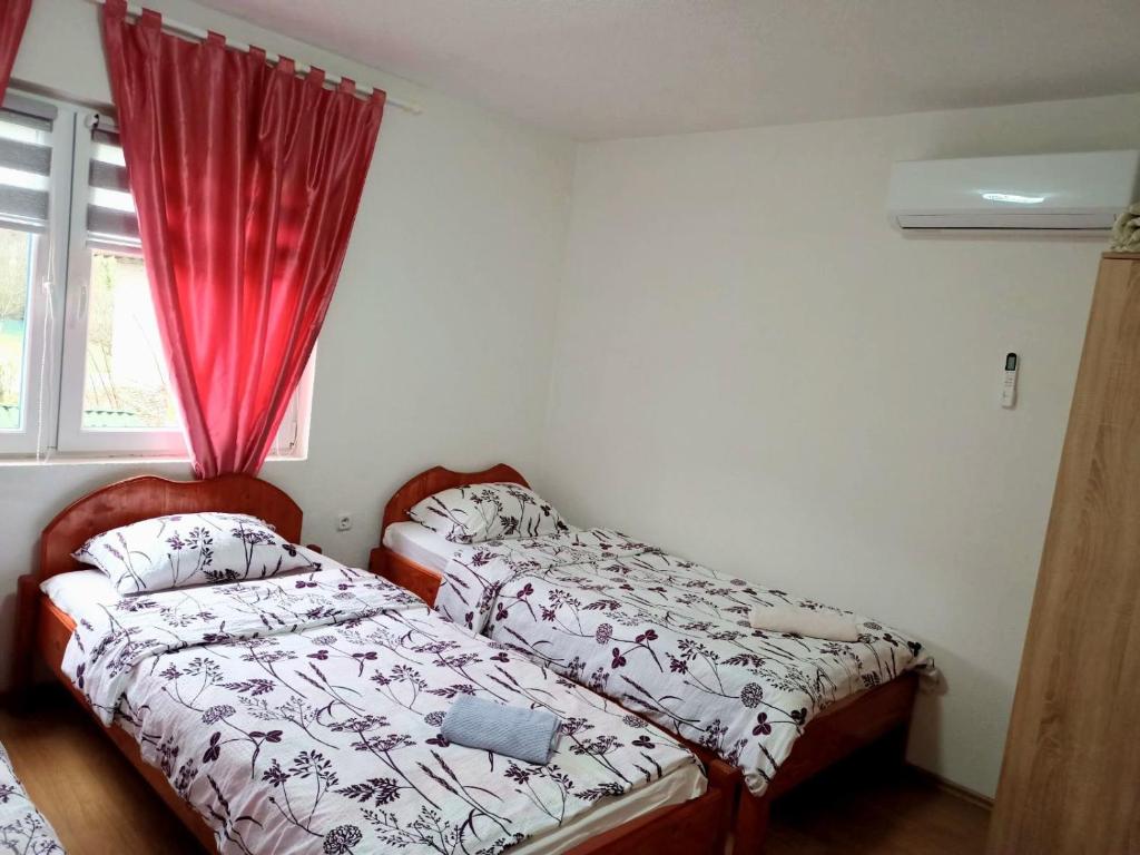 Room 1 - Three Beds - 2